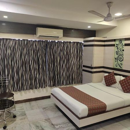 Hotel Oc Residency Mumbai Bagian luar foto